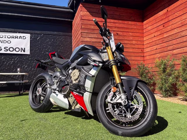 2025 BLACK Ducati Streetfighter V4 SP2
