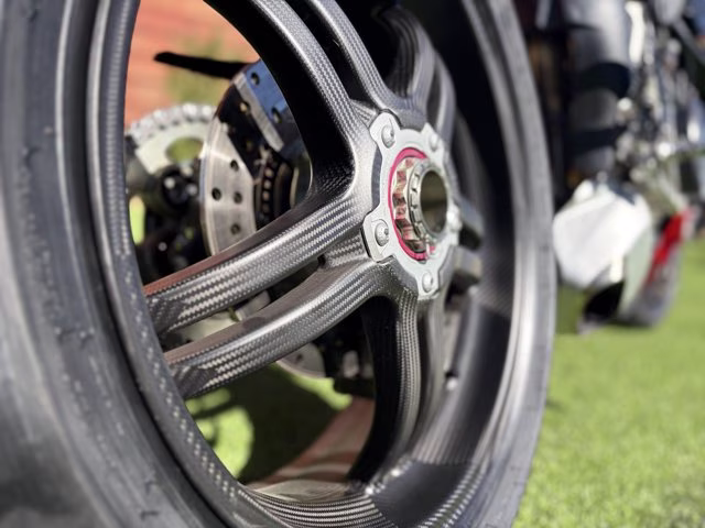 2025 BLACK Ducati Streetfighter V4 SP2