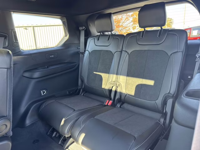 2025 Diamond Black Crystal Pearlcoat Jeep Grand Cherokee L Altitude X RWD SUV