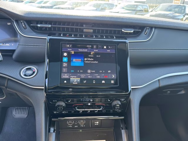 2025 Diamond Black Crystal Pearlcoat Jeep Grand Cherokee L Altitude X RWD SUV