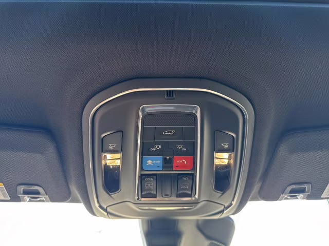 2025 Diamond Black Crystal Pearlcoat Jeep Grand Cherokee L Altitude X RWD SUV