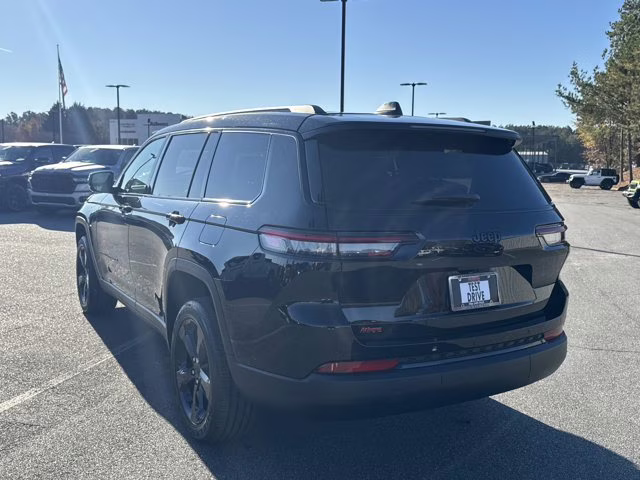 2025 Diamond Black Crystal Pearlcoat Jeep Grand Cherokee L Altitude X RWD SUV