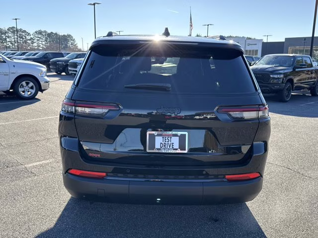 2025 Diamond Black Crystal Pearlcoat Jeep Grand Cherokee L Altitude X RWD SUV