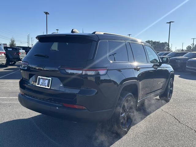 2025 Diamond Black Crystal Pearlcoat Jeep Grand Cherokee L Altitude X RWD SUV