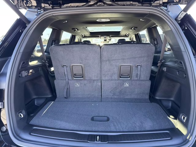 2025 Diamond Black Crystal Pearlcoat Jeep Grand Cherokee L Limited 4X4 SUV