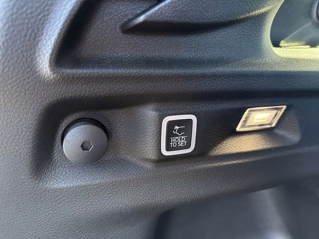 2025 Diamond Black Crystal Pearlcoat Jeep Grand Cherokee L Limited 4X4 SUV