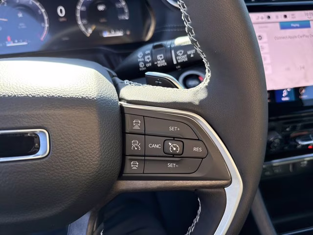 2025 Diamond Black Crystal Pearlcoat Jeep Grand Cherokee L Limited 4X4 SUV