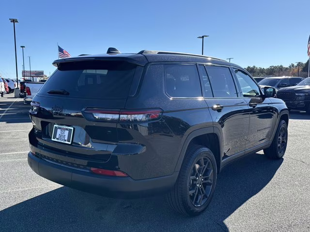 2025 Diamond Black Crystal Pearlcoat Jeep Grand Cherokee L Limited 4X4 SUV