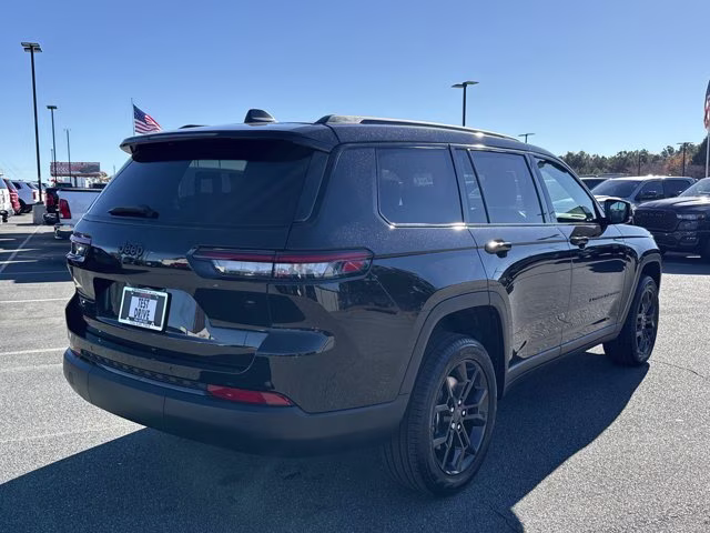 2025 Diamond Black Crystal Pearlcoat Jeep Grand Cherokee L Limited 4X4 SUV