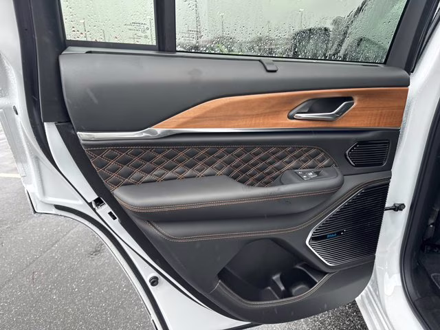 2025 Bright White Clearcoat Jeep Grand Cherokee Summit Reserve 4X4 SUV