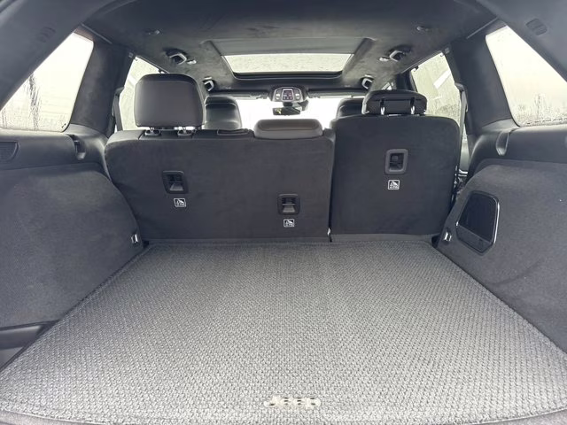 2025 Bright White Clearcoat Jeep Grand Cherokee Summit Reserve 4X4 SUV