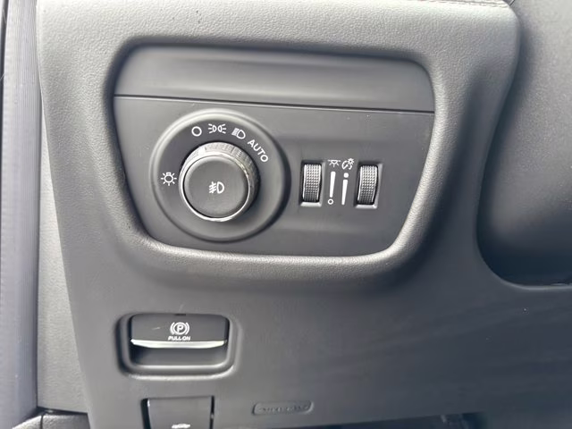 2025 Bright White Clearcoat Jeep Grand Cherokee Summit Reserve 4X4 SUV