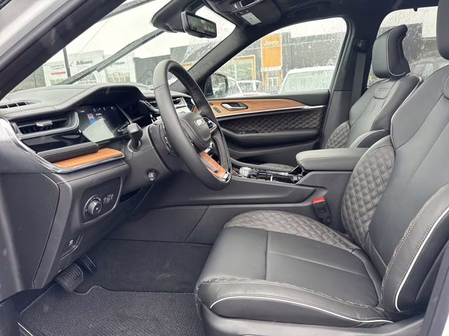 2025 Bright White Clearcoat Jeep Grand Cherokee Summit Reserve 4X4 SUV