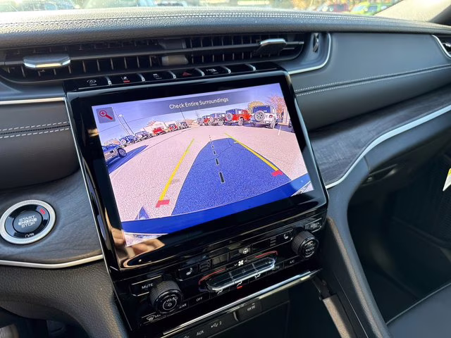 2025 Diamond Black Crystal Pearlcoat Jeep Grand Cherokee L Limited 4X4 SUV