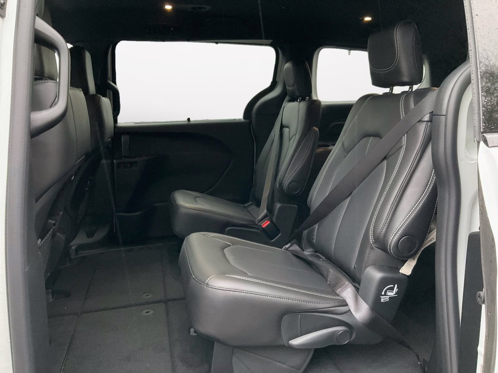 2026 Bright White Clearcoat Chrysler Pacifica Select AWD Van