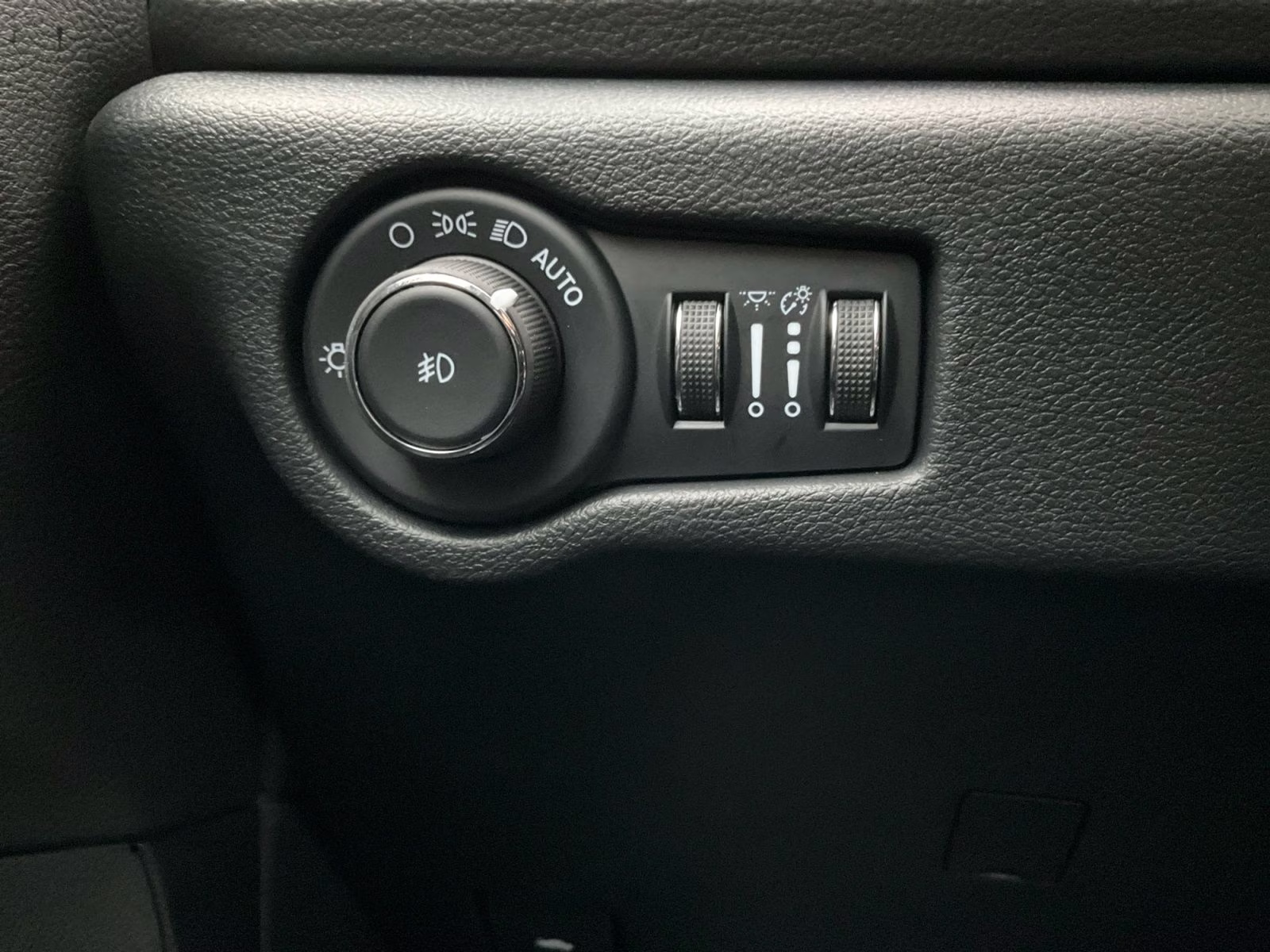 2026 Bright White Clearcoat Chrysler Pacifica Select AWD Van