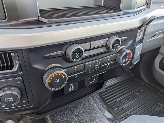 2026 Oxford White Ford Super Duty F-350 SRW XL 4X4 Truck