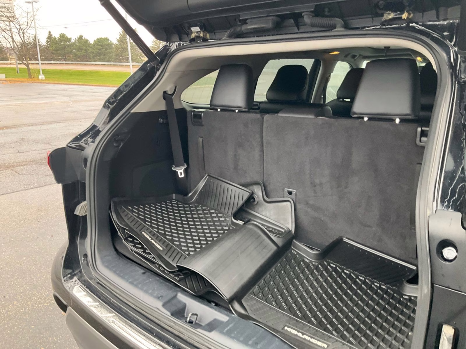 2023 Black Toyota Highlander Platinum AWD SUV