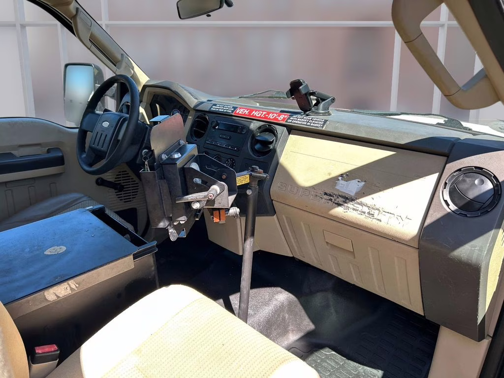 2008 White Ford Super Duty F-350 DRW XL RWD Chassis