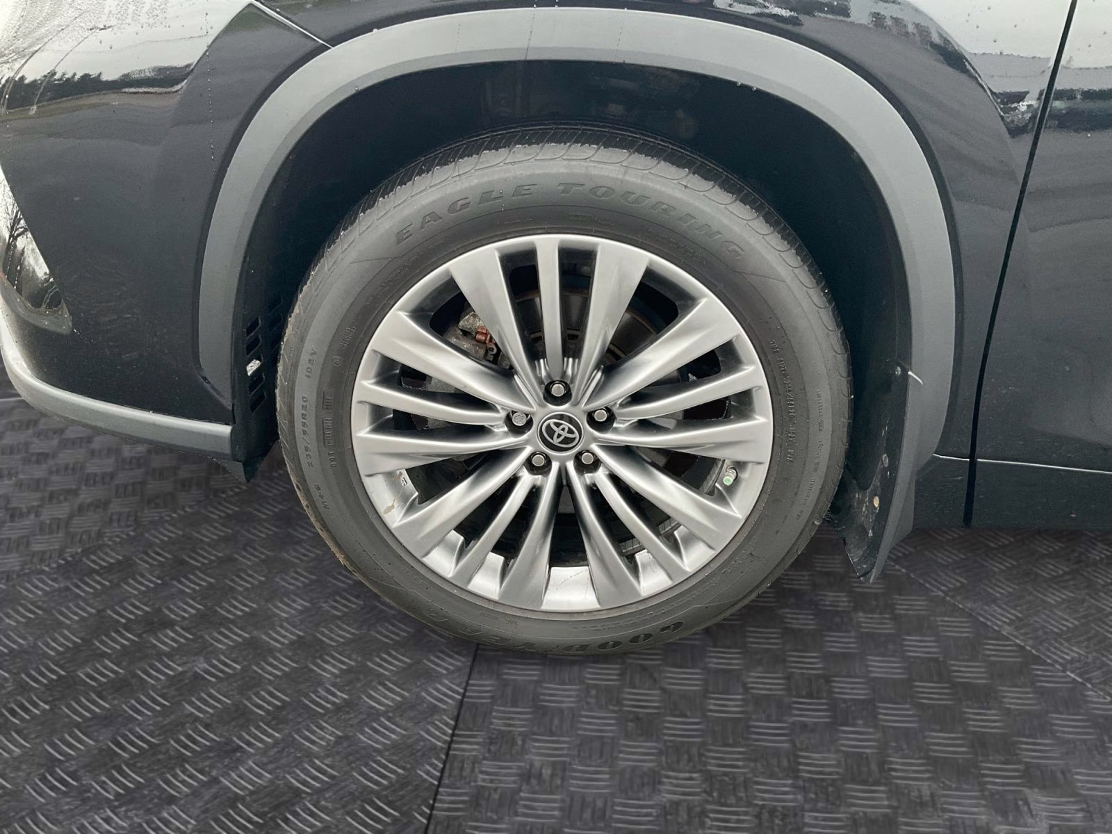 2023 Black Toyota Highlander Platinum AWD SUV