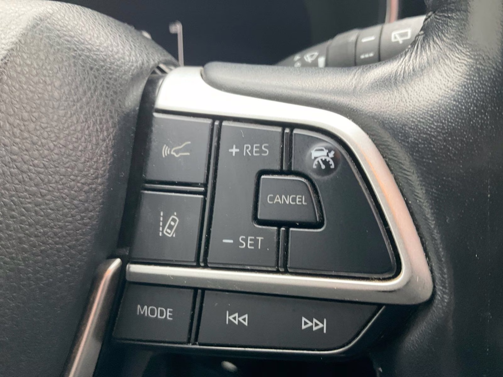 2023 Black Toyota Highlander Platinum AWD SUV