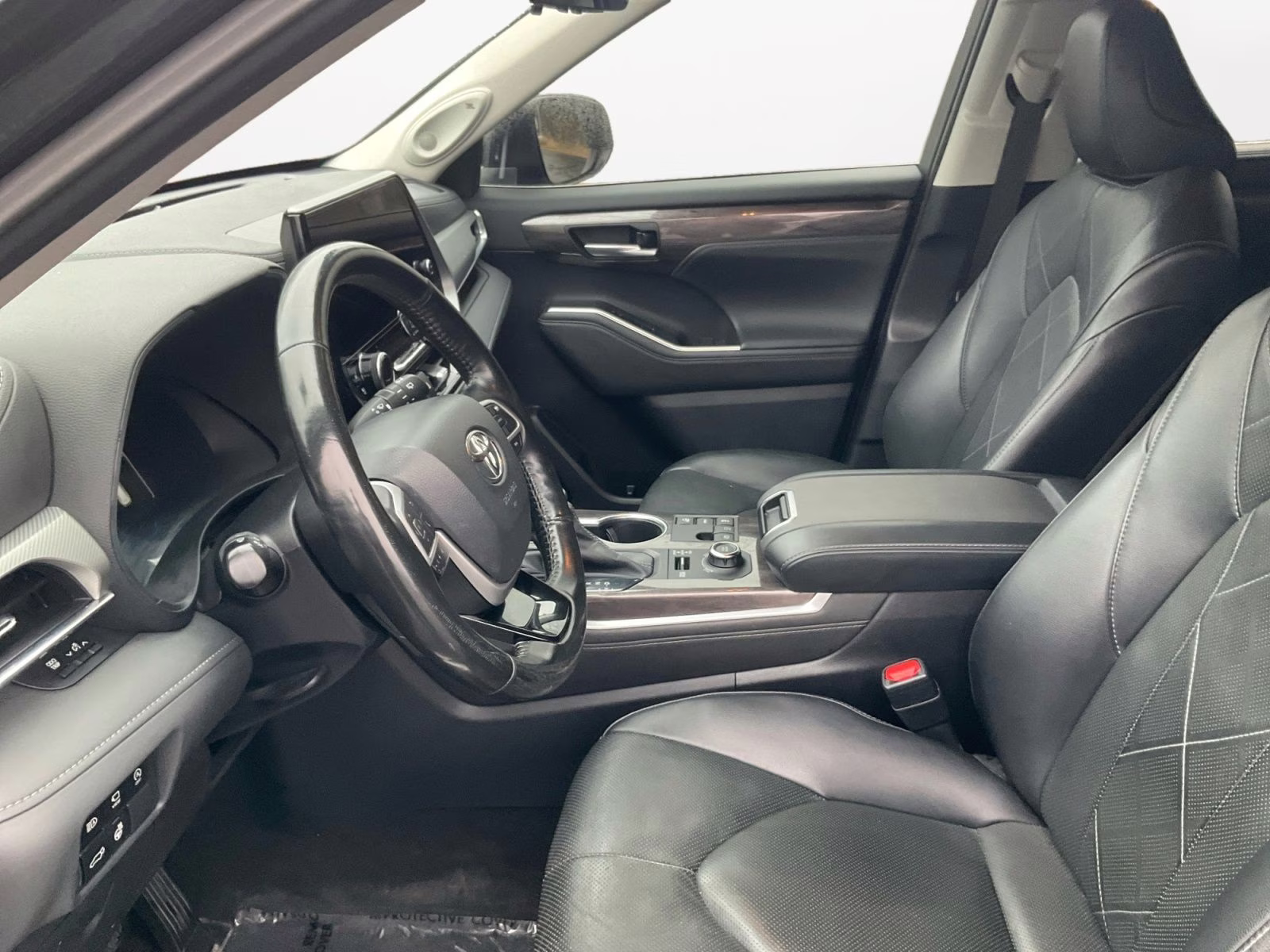 2023 Black Toyota Highlander Platinum AWD SUV