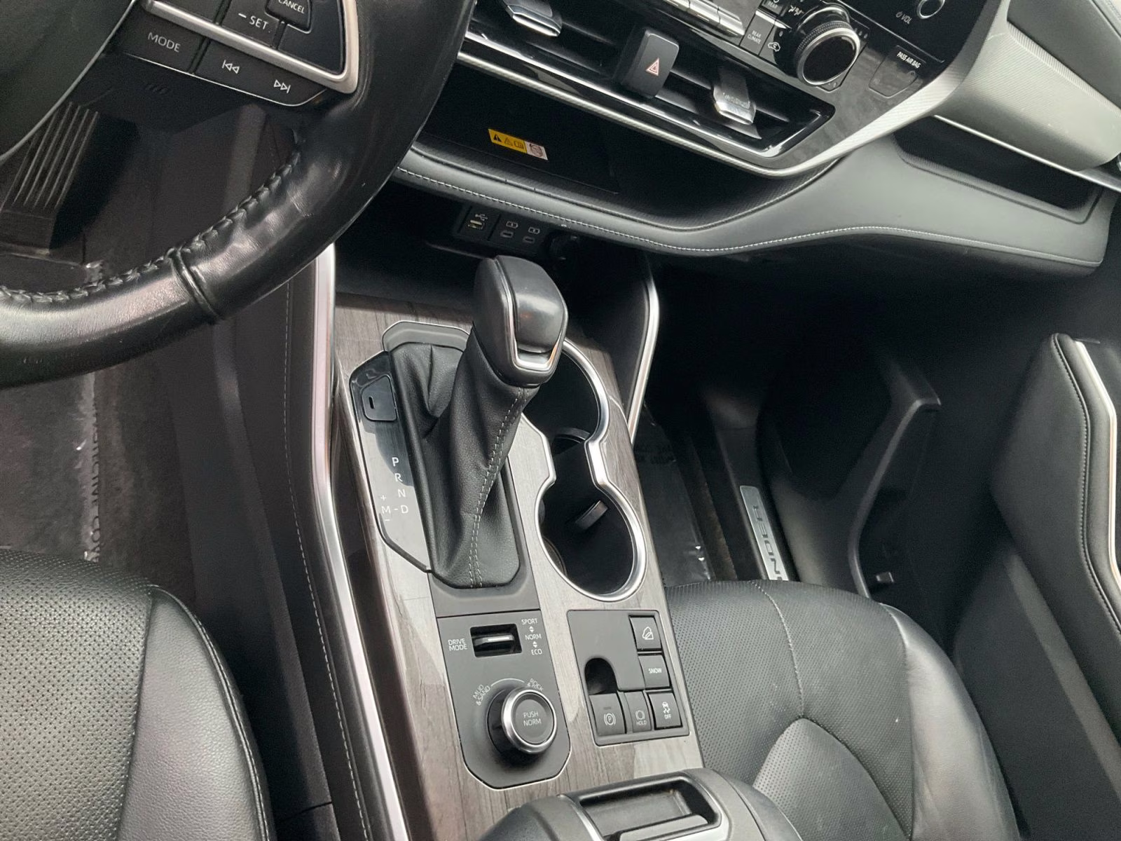 2023 Black Toyota Highlander Platinum AWD SUV