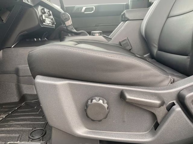 2025 Eruption Green Metallic Ford Bronco Badlands 4X4 Convertible