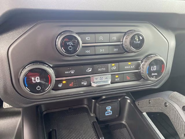 2025 Eruption Green Metallic Ford Bronco Badlands 4X4 Convertible