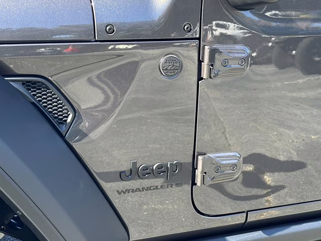 2026 Granite Crystal Metallic Clearcoat Jeep Wrangler Willys 4X4 Convertible