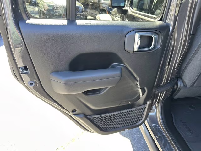 2026 Granite Crystal Metallic Clearcoat Jeep Wrangler Willys 4X4 Convertible