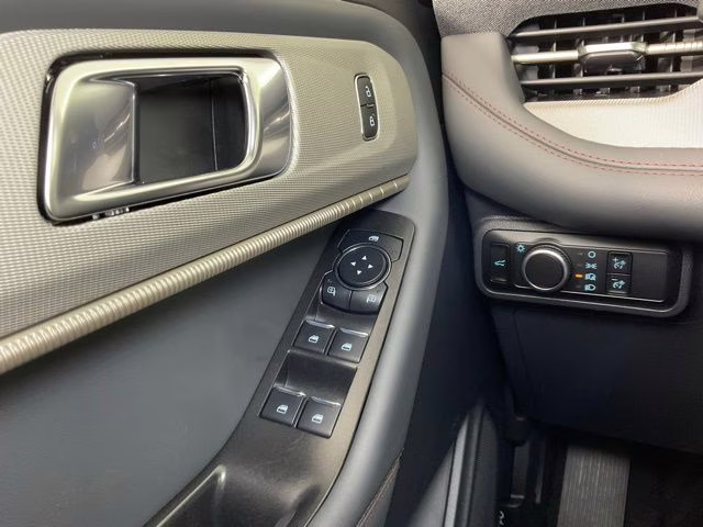 2026 White Metallic Ford Explorer Active RWD SUV