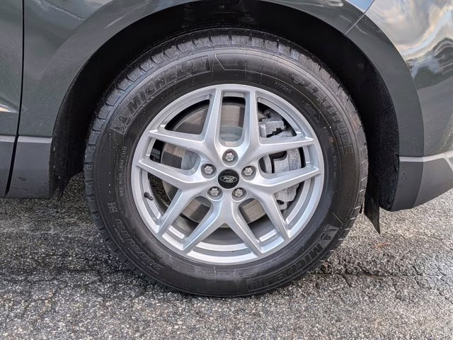 2024 Green Metallic Ford Edge SEL AWD SUV