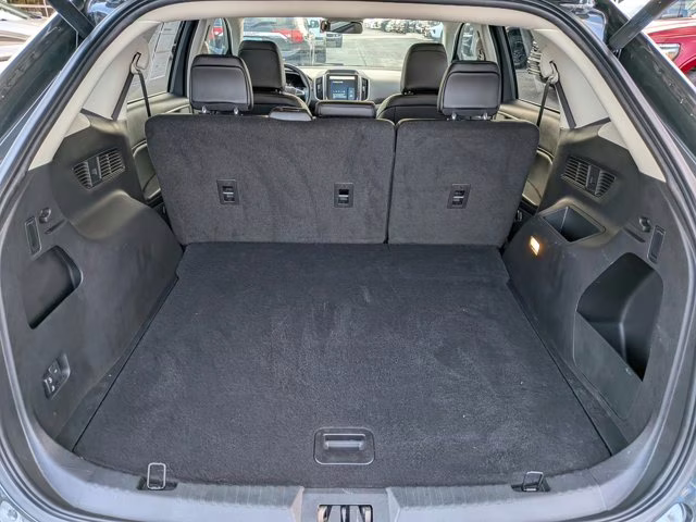 2024 Green Metallic Ford Edge SEL AWD SUV