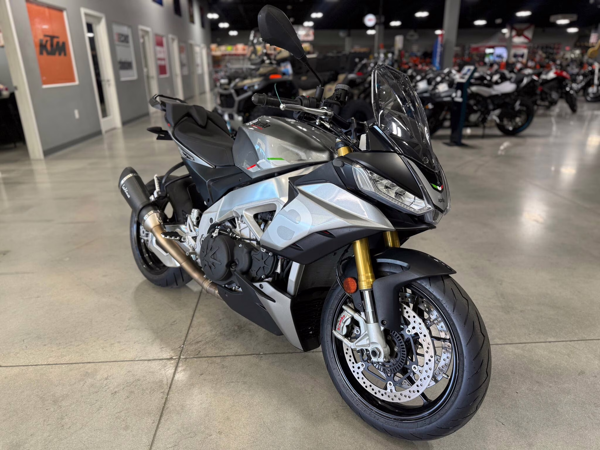 2022 Aprilia Tuono V4 1100 Motorcycle