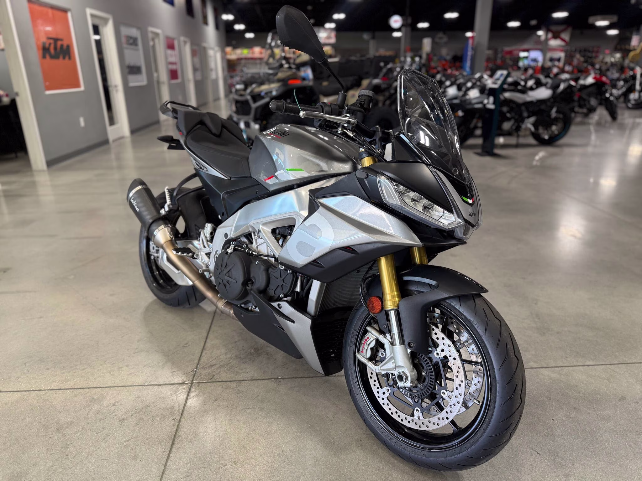 2022 Aprilia Tuono V4 1100 Motorcycle