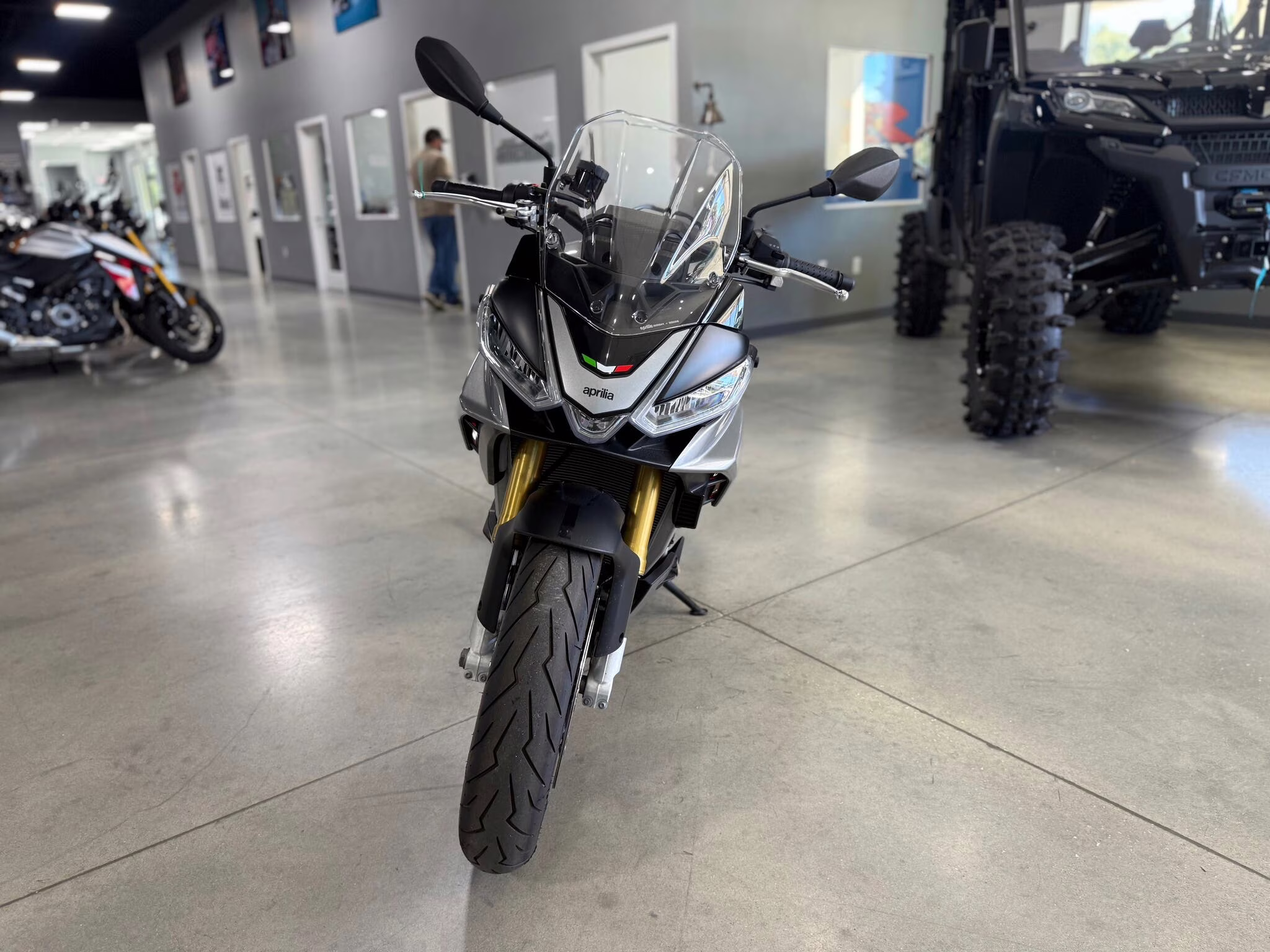 2022 Aprilia Tuono V4 1100 Motorcycle