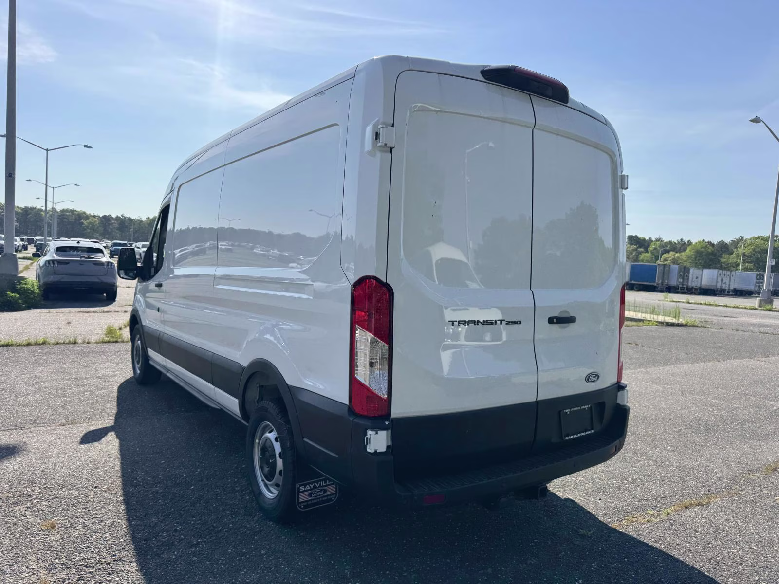 2026 Oxford White Ford Transit Cargo Van T-250 148 Med Rf 9150 GVWR RWD RWD Van