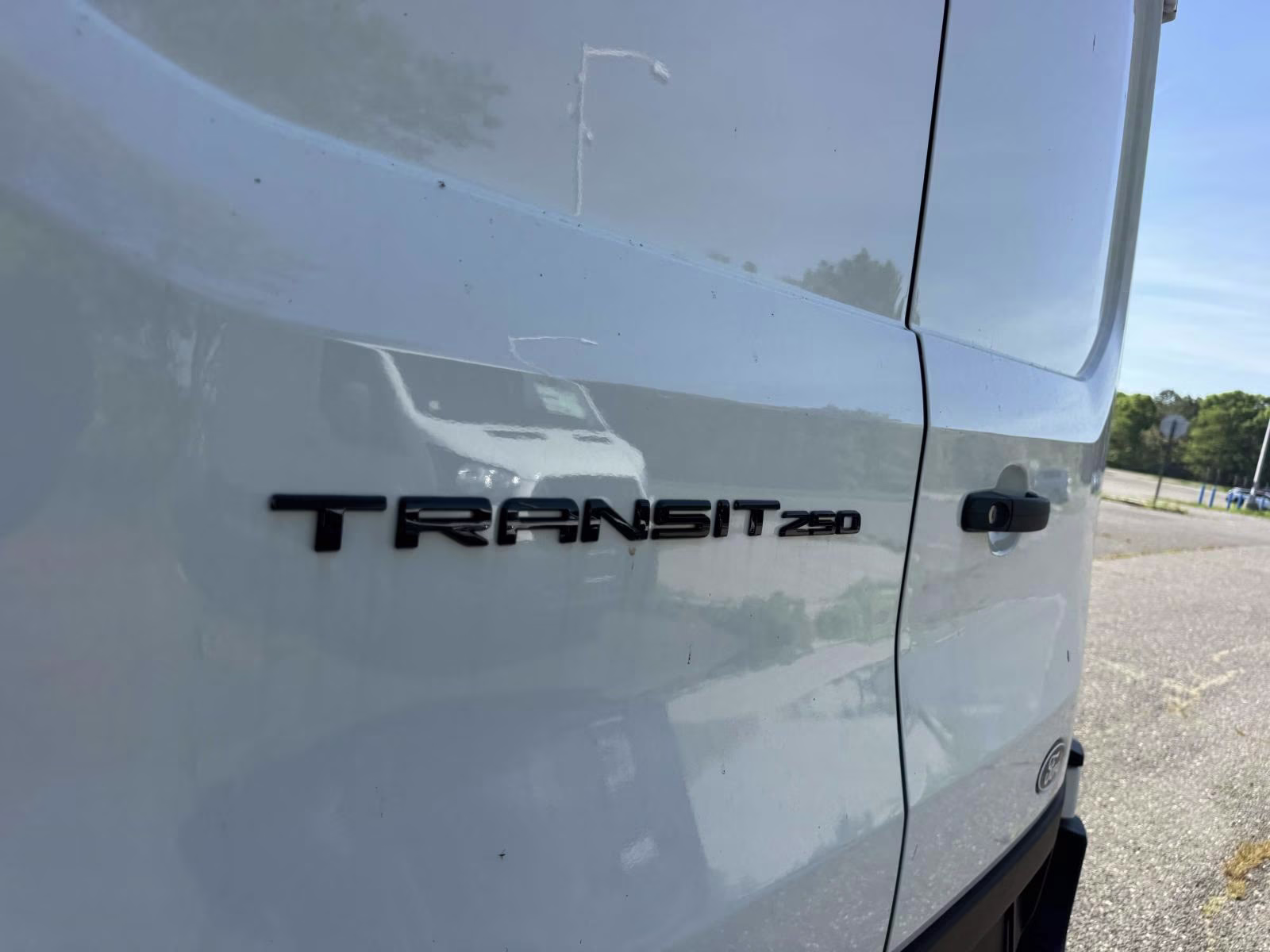 2026 Oxford White Ford Transit Cargo Van T-250 148 Med Rf 9150 GVWR RWD RWD Van