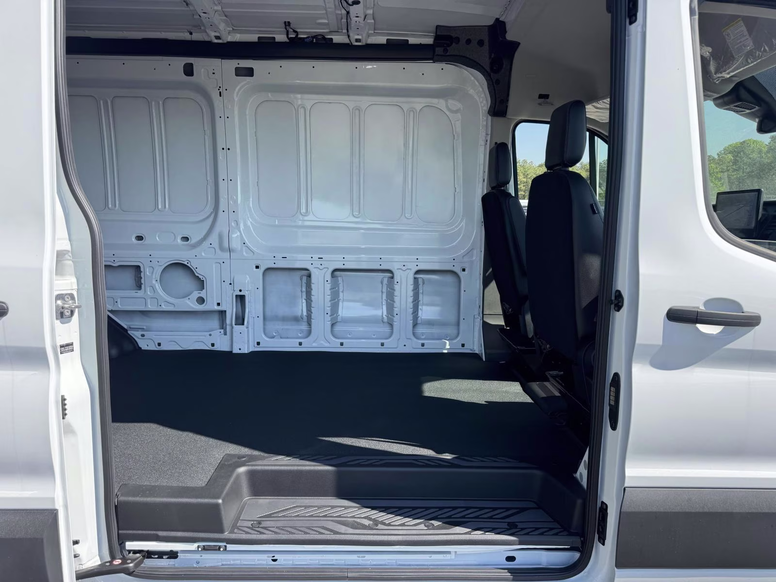 2026 Oxford White Ford Transit Cargo Van T-250 148 Med Rf 9150 GVWR RWD RWD Van