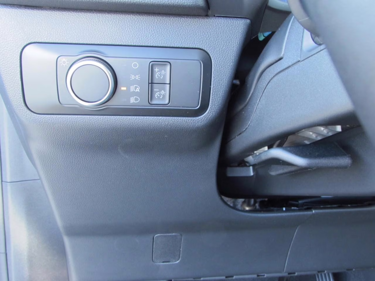 2026 Oxford White Ford Escape Active FWD SUV