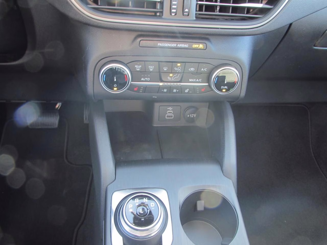 2026 Oxford White Ford Escape Active FWD SUV