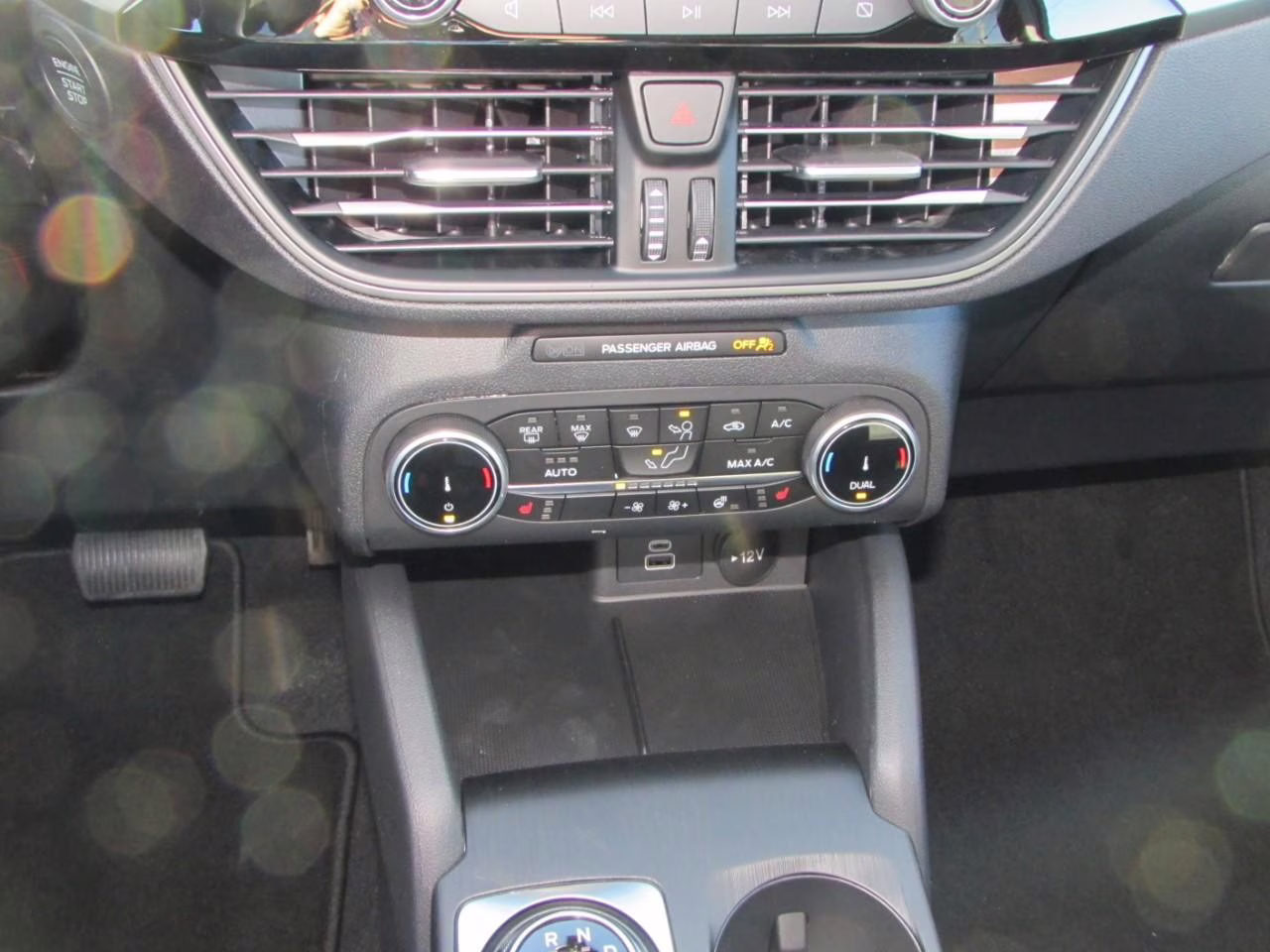 2026 Oxford White Ford Escape Active FWD SUV