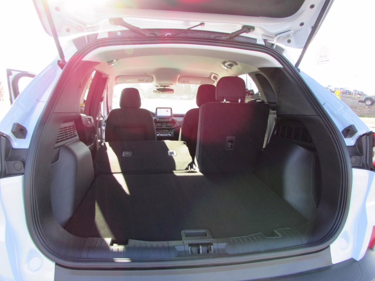 2026 Oxford White Ford Escape Active FWD SUV