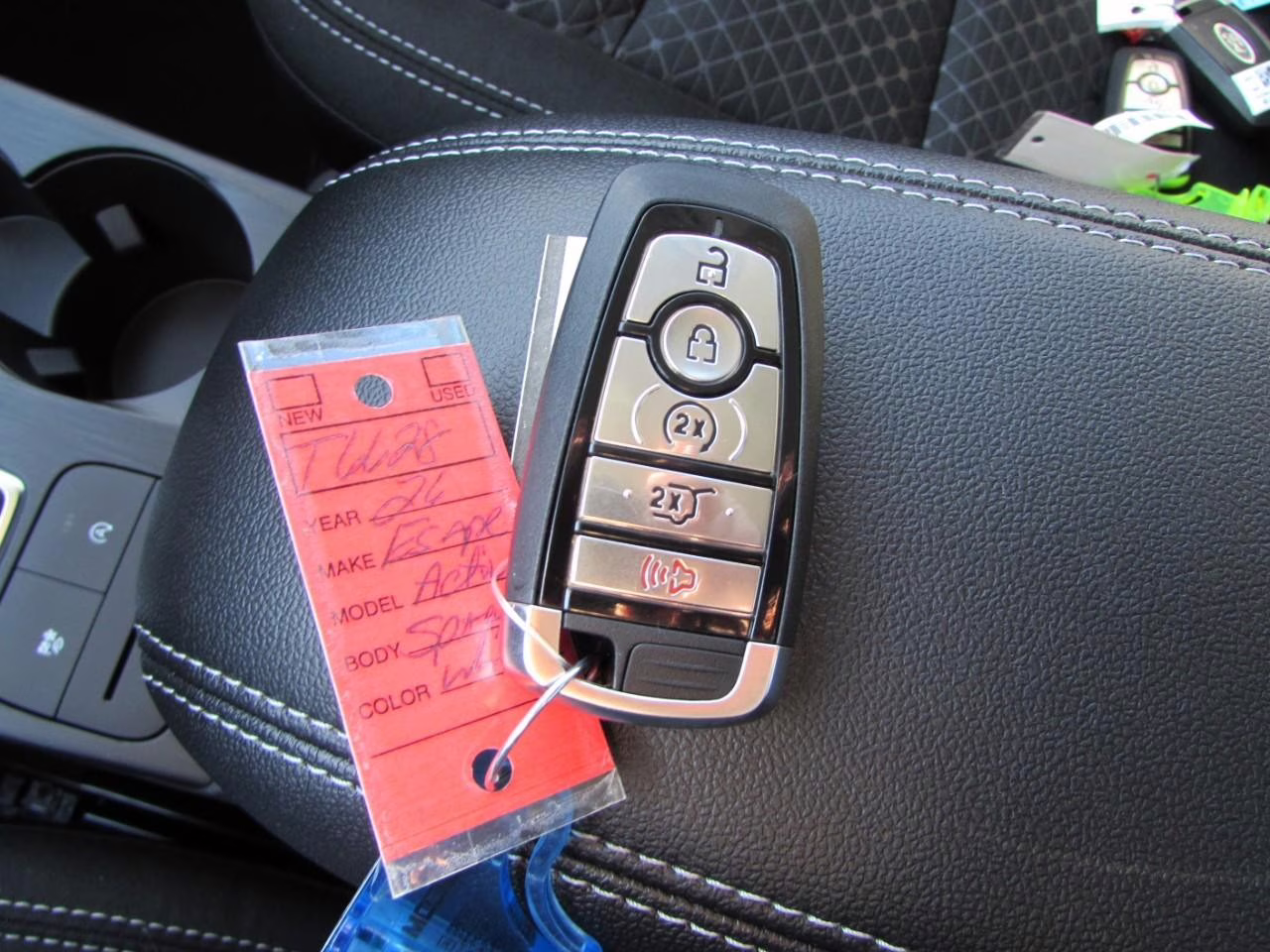 2026 Oxford White Ford Escape Active FWD SUV