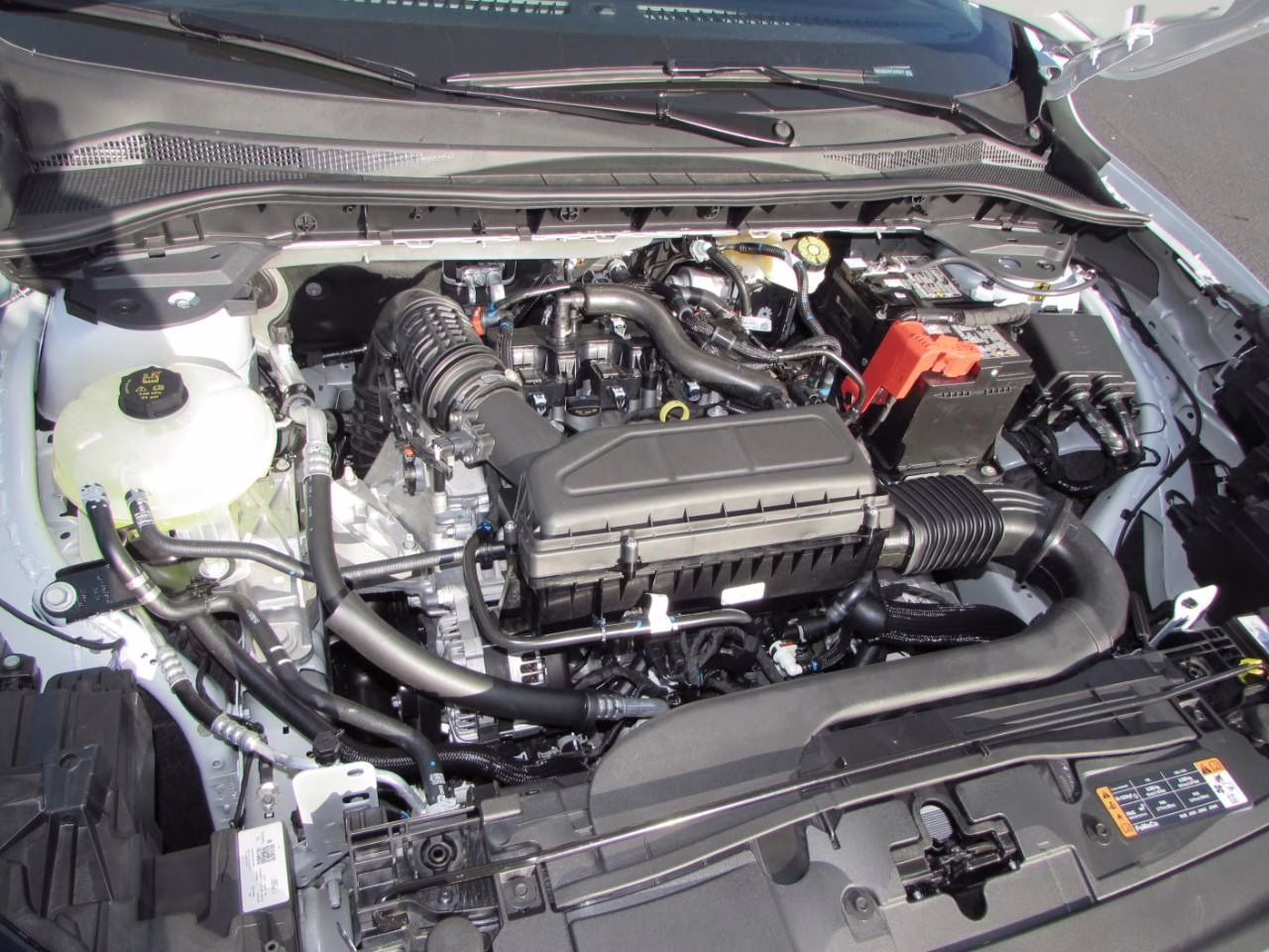 2026 Oxford White Ford Escape Active FWD SUV