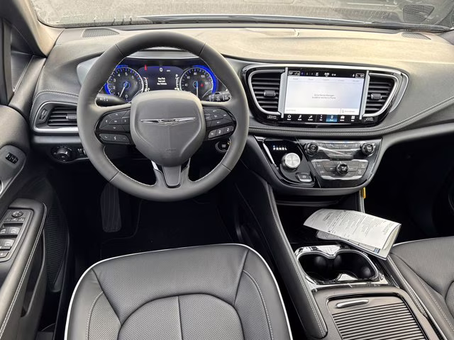 2026 Bright White Clearcoat Chrysler Pacifica Limited FWD Van