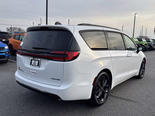 2026 Bright White Clearcoat Chrysler Pacifica Limited FWD Van