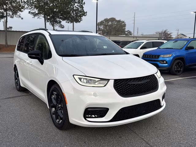 2026 Bright White Clearcoat Chrysler Pacifica Limited FWD Van