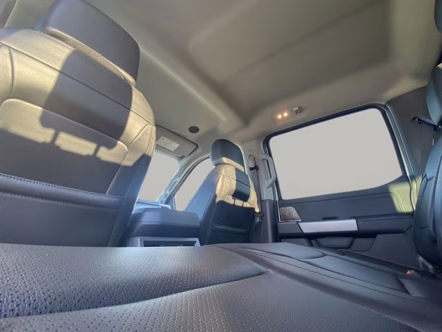 2026 Star White Metallic Tri-Coat Ford Super Duty F-250 SRW LARIAT 4X4 Truck